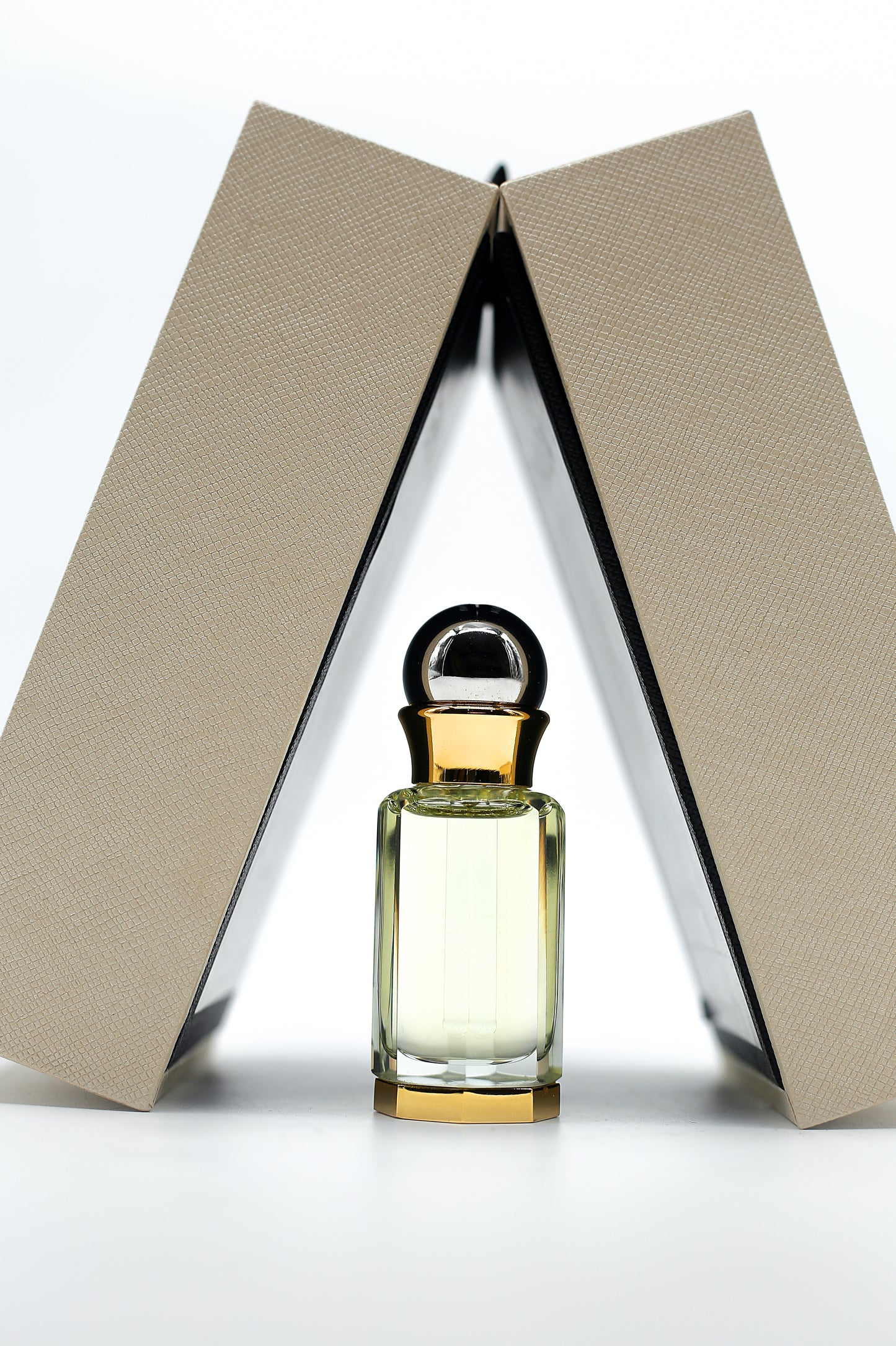 The aroma of luxury, EMARA Natural Arabic OUD Oil